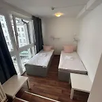 Low Budget Central Station Apartmenthostel Sen 14