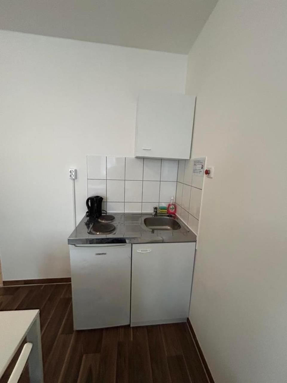 Budget Station Aparthostel Sen 14