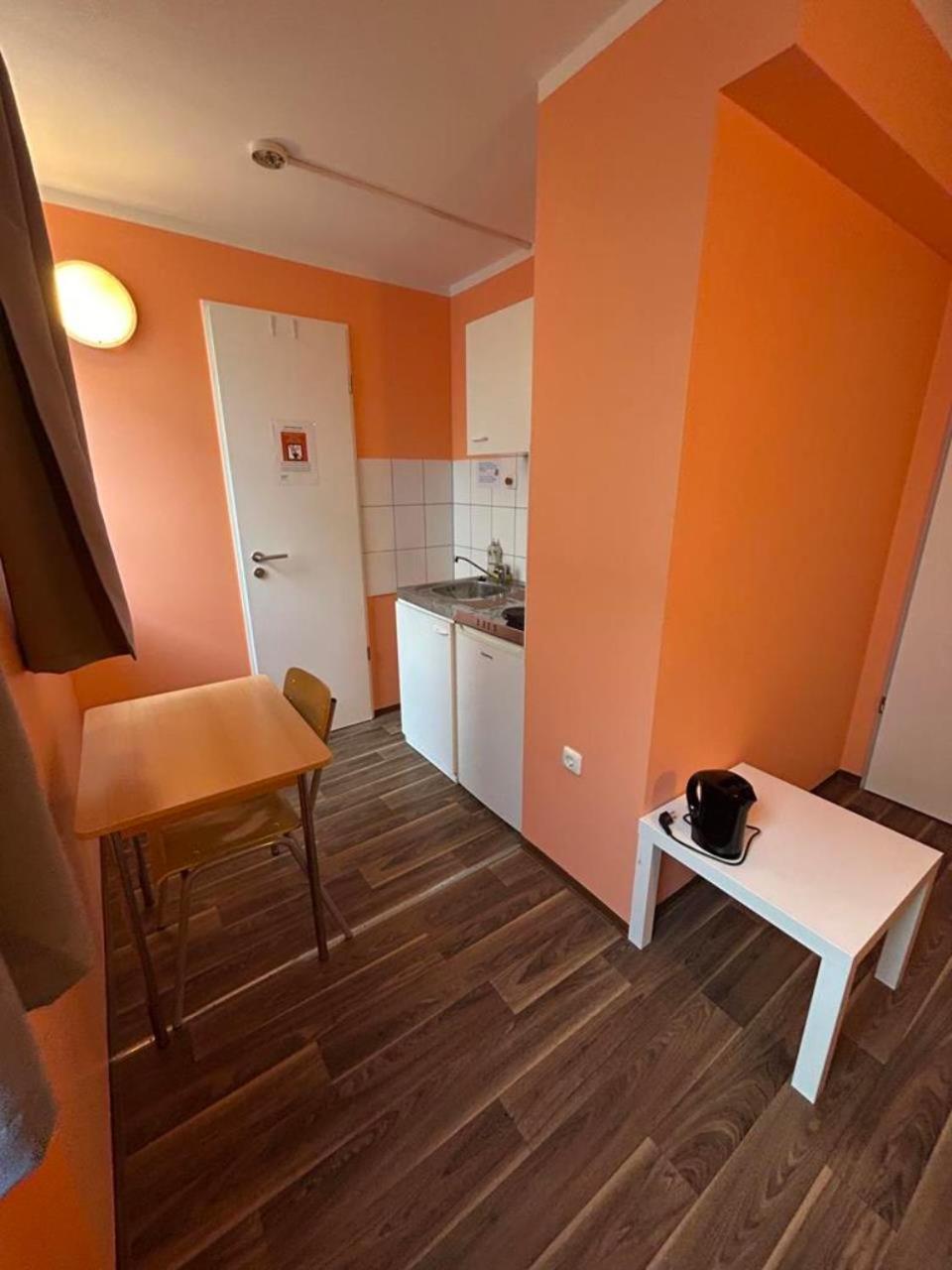 Budget Station Aparthostel Sen 14 Apartment *