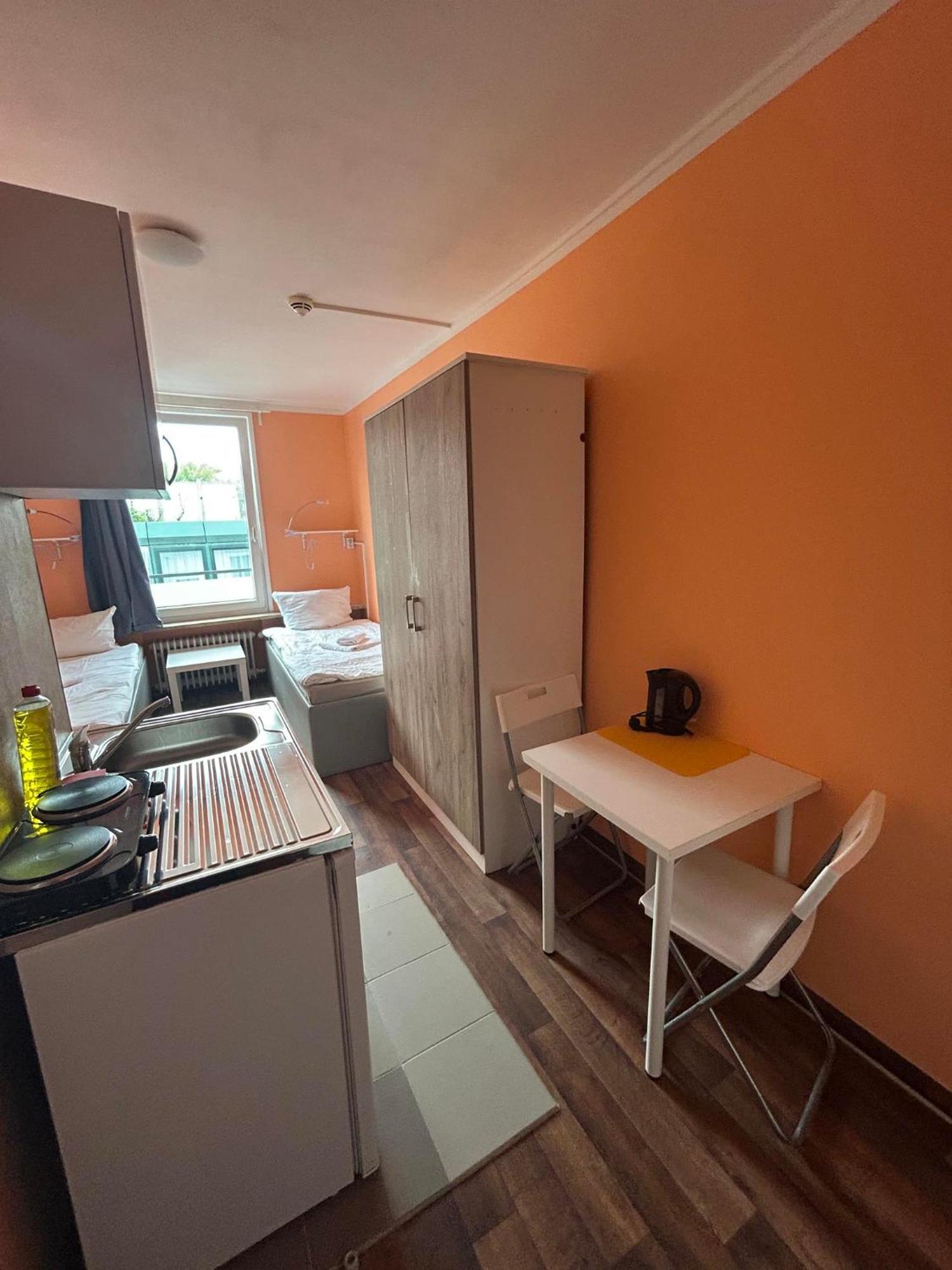 Budget Station Aparthostel Sen 14