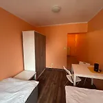 Low Budget Central Station Apartmenthostel Sen 14