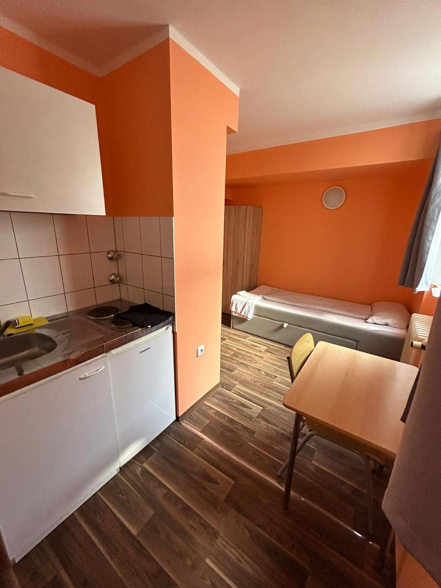 Budget Station Aparthostel Sen 14 Appartamento *